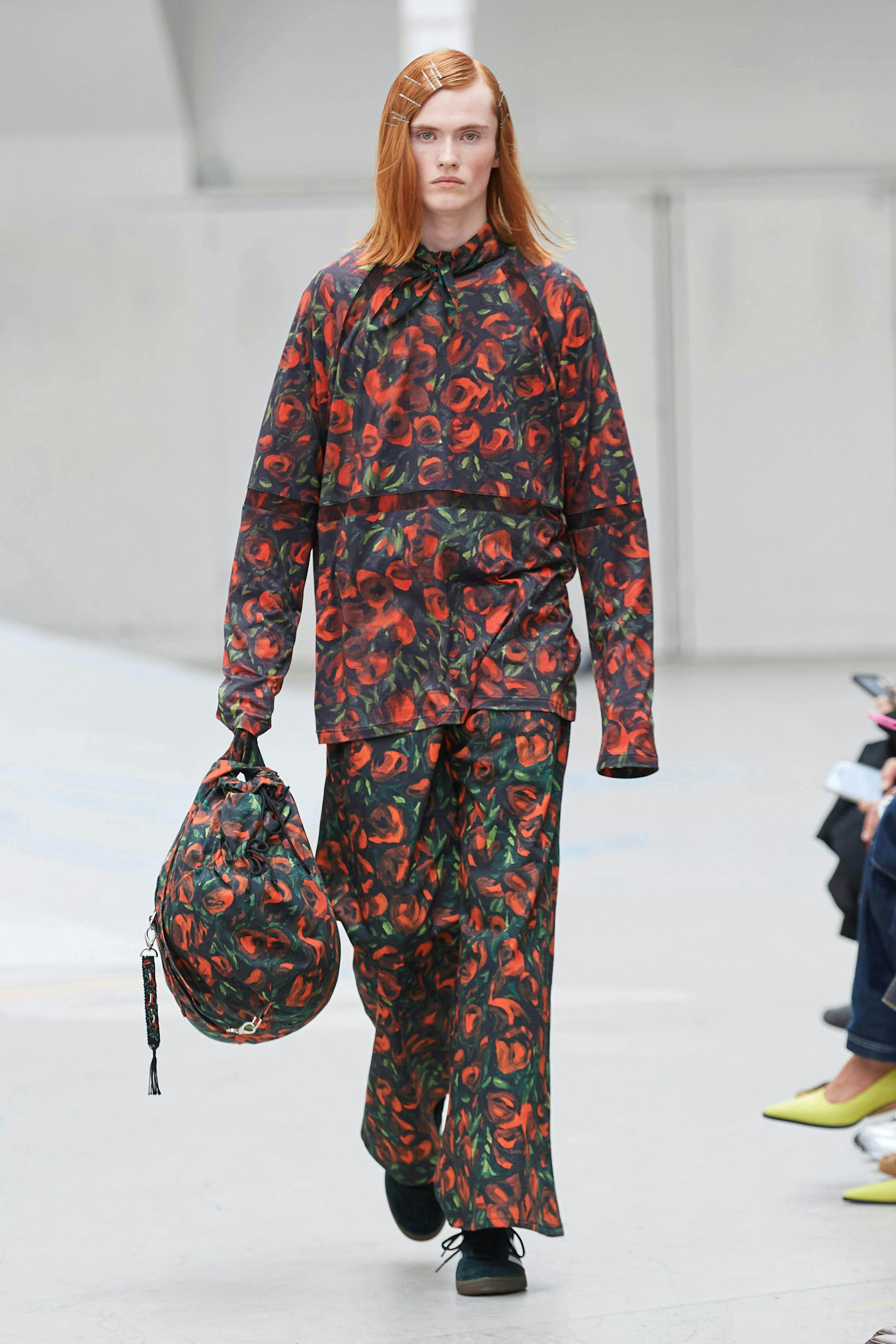 long sleeve sleeve fashion formal wear suit bag handbag pajamas person dress
